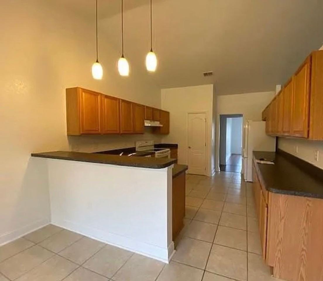 11484 Sw 51st Cir - Photo 4 of 7