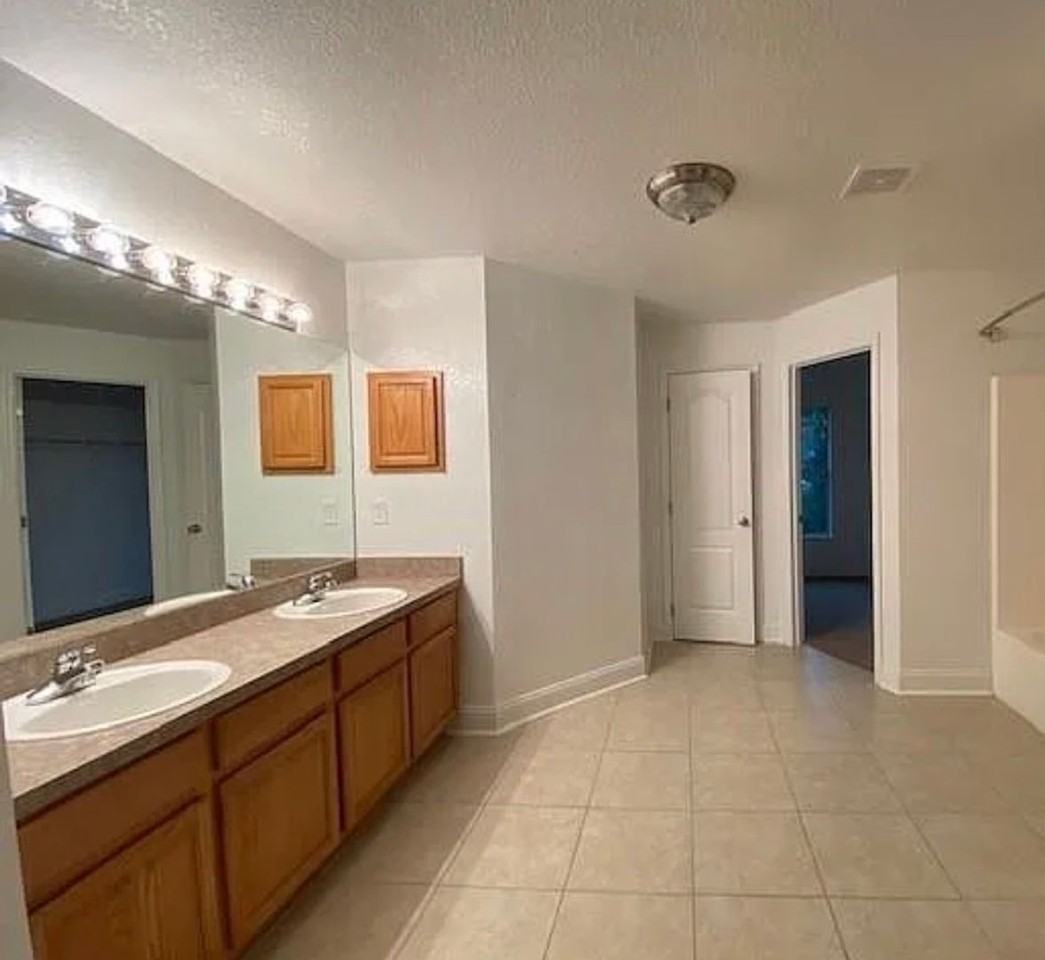 11484 Sw 51st Cir - Photo 6 of 7