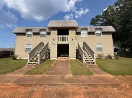 featured image of 209 Glenwood Ln