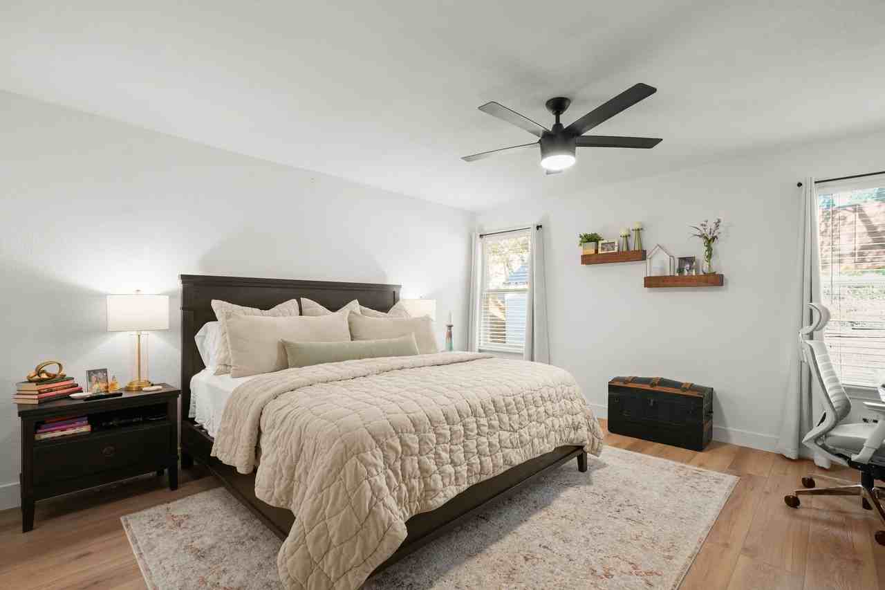 8200 Dunn St - Photo 3 of 21