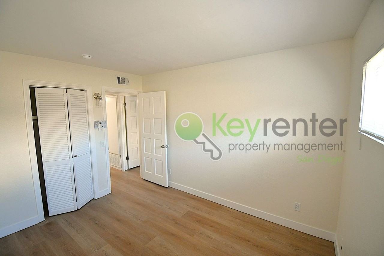 211 Civic Center Dr - Photo 6 of 22