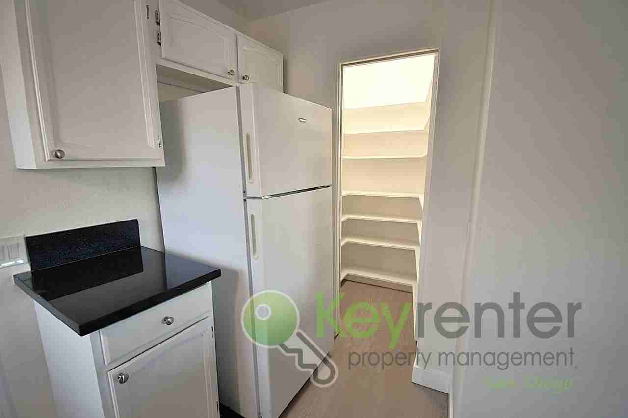 211 Civic Center Dr - Photo 7 of 22