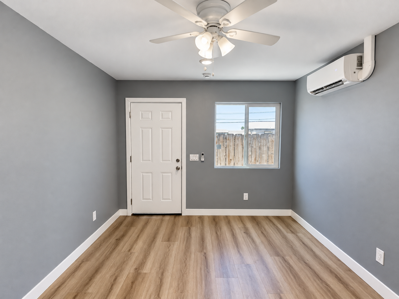 3815 Newton Ave - Photo 5 of 12