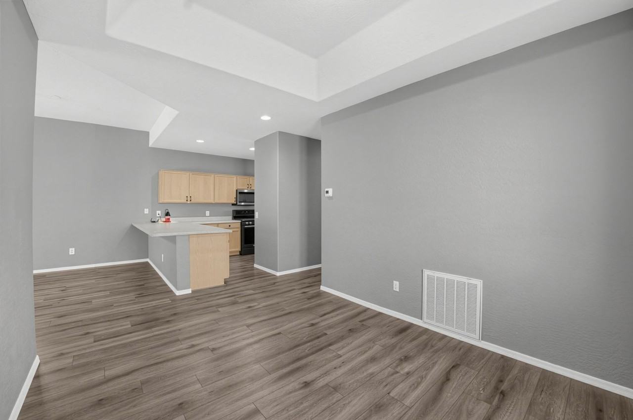 205 N 74th St - Photo 7 of 40
