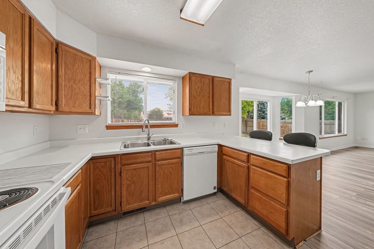 2224 Water Blossom Ln - Photo 6 of 22