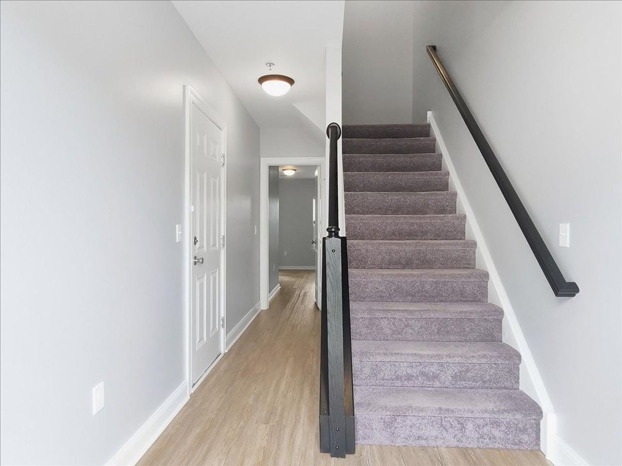 1526 Brookstone Pl - Photo 3 of 31