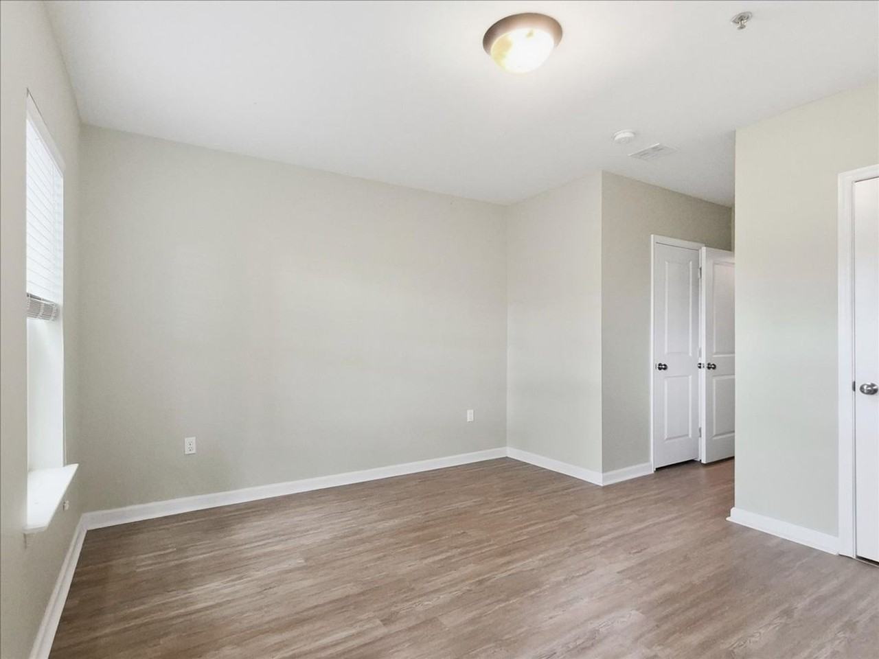 1526 Brookstone Pl - Photo 5 of 31