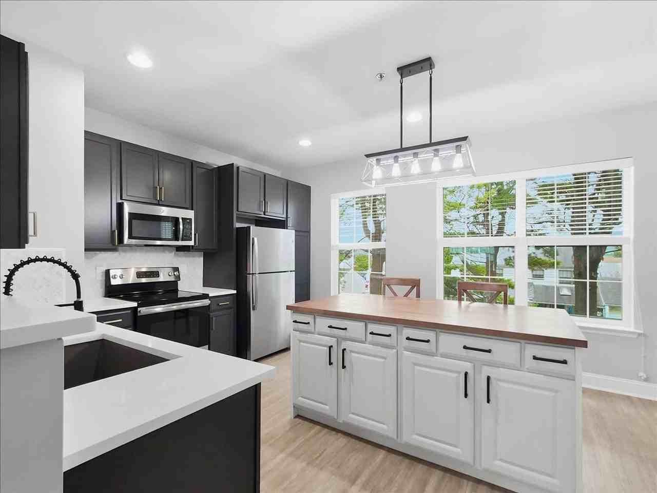 1526 Brookstone Pl - Photo 7 of 31