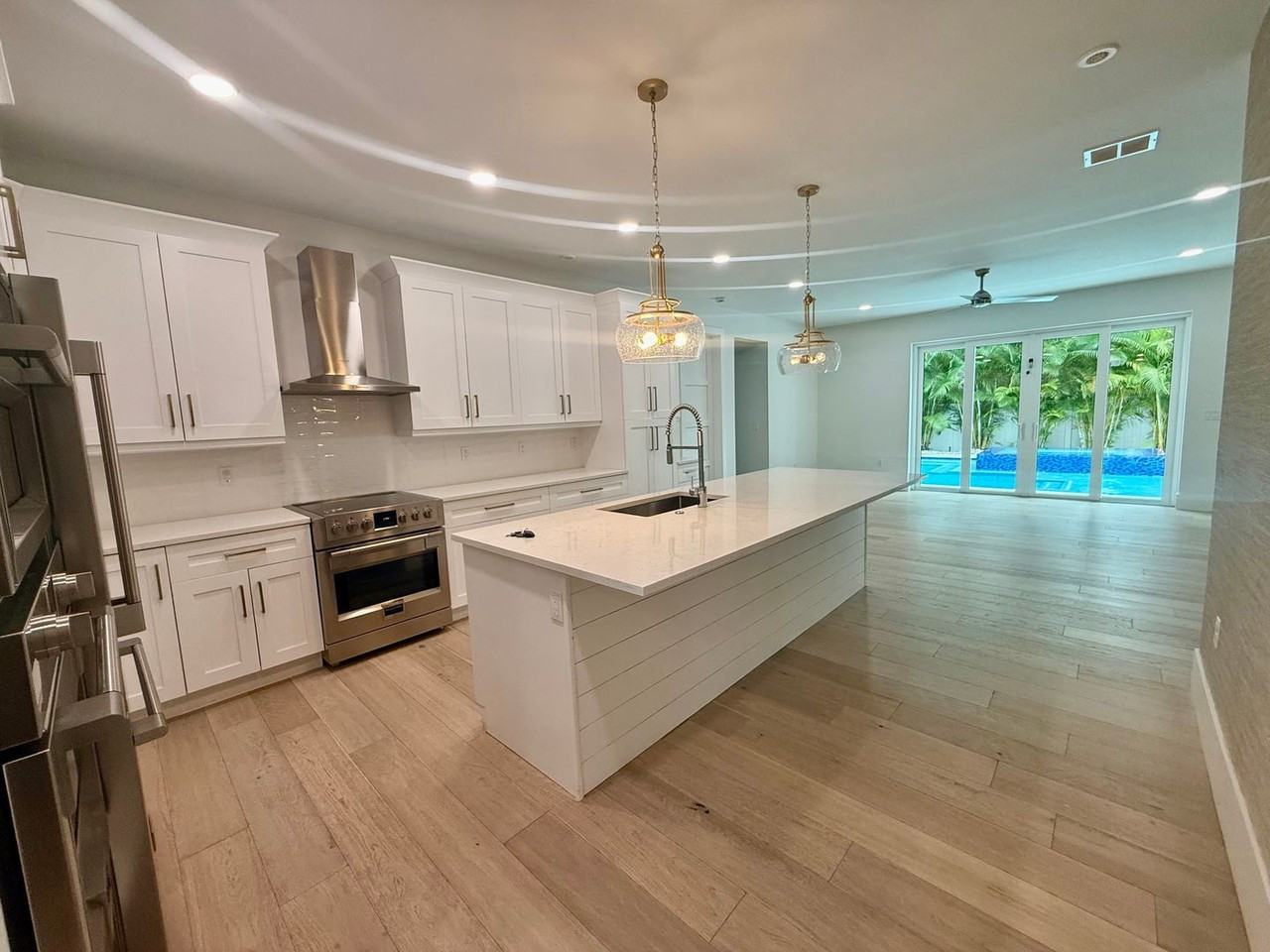 3319 S Osprey Ave - Photo 3 of 43