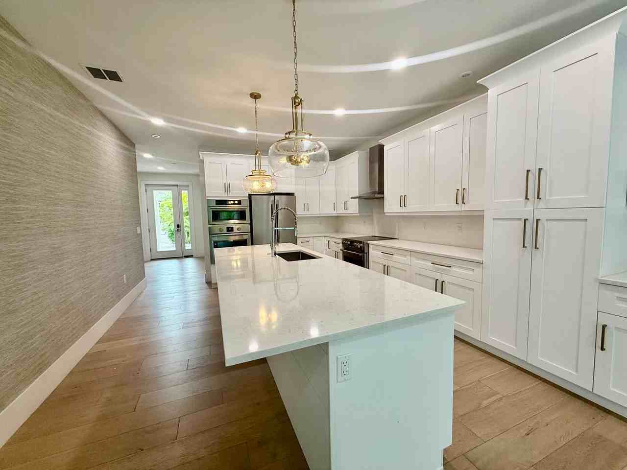 3319 S Osprey Ave - Photo 4 of 43