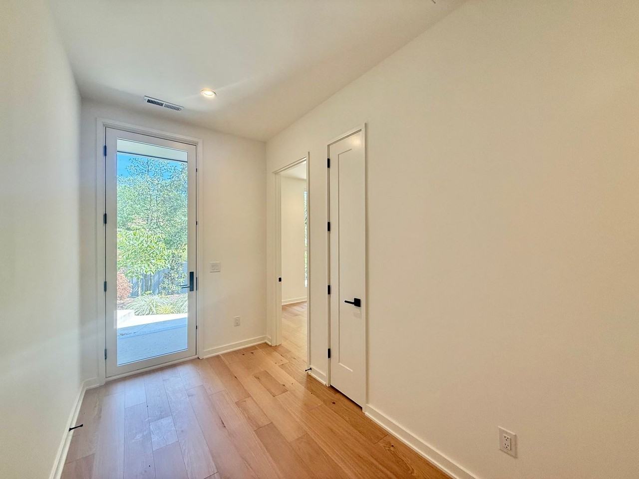 1304 Chamblee Hill Ct - Photo 2 of 24