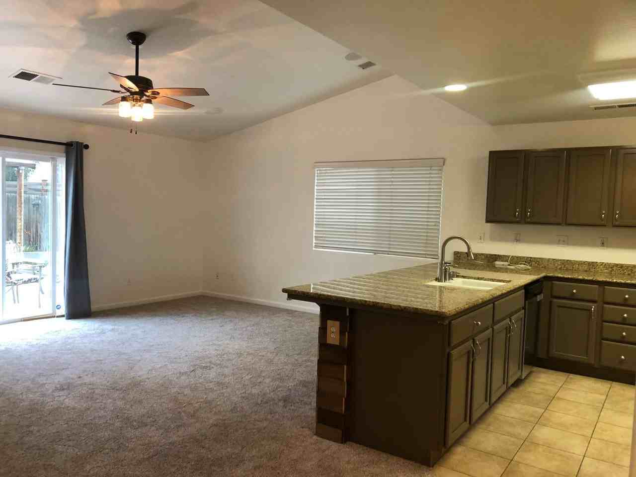 4738 W Rialto Ave - Photo 7 of 30