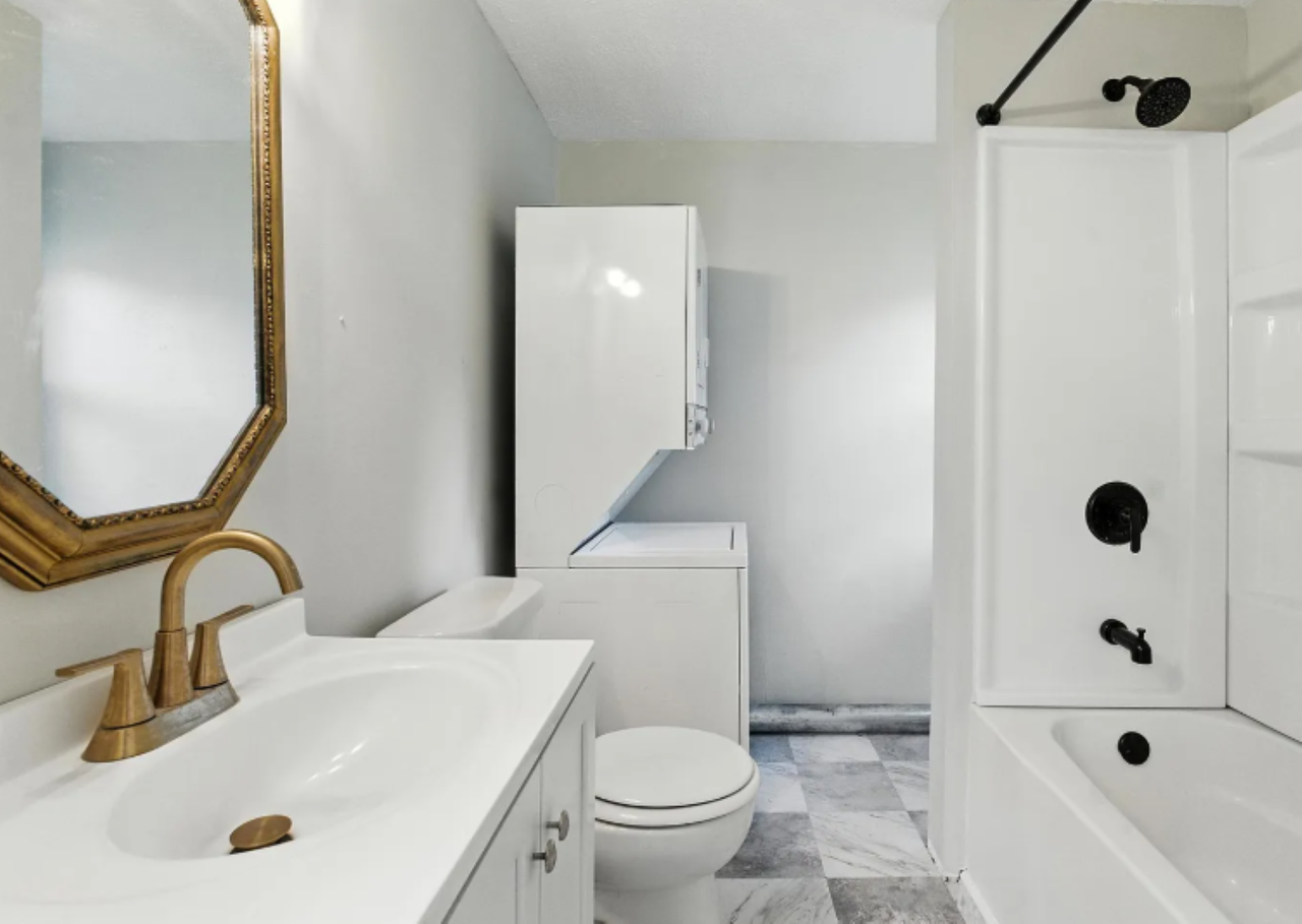 453 N 10th St - Photo 3 of 6
