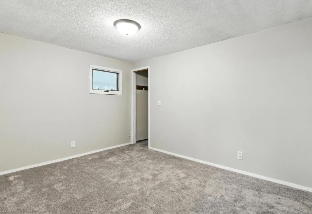 453 N 10th St - Photo 4 of 6