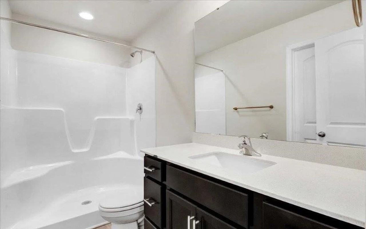 107 Streamlet Dr - Photo 6 of 12