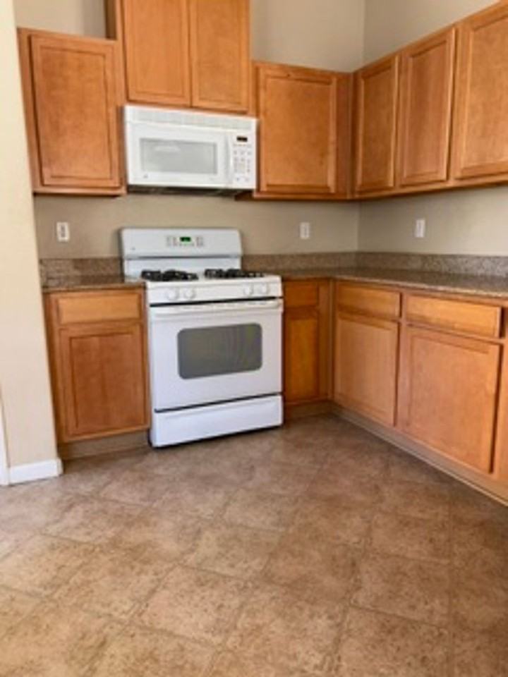 17000 Wedge Pkwy - Photo 7 of 17