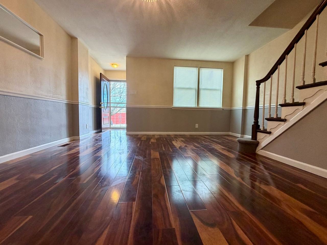 1668 E Walnut Ln - Photo 4 of 34