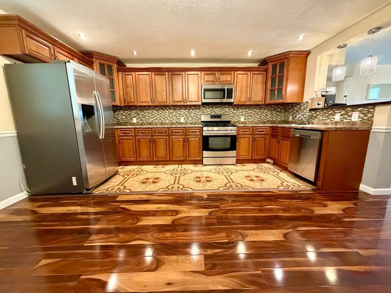 1668 E Walnut Ln - Photo 6 of 34