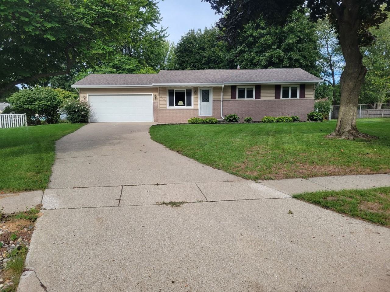 2901 Darby Ct - Photo 3 of 50