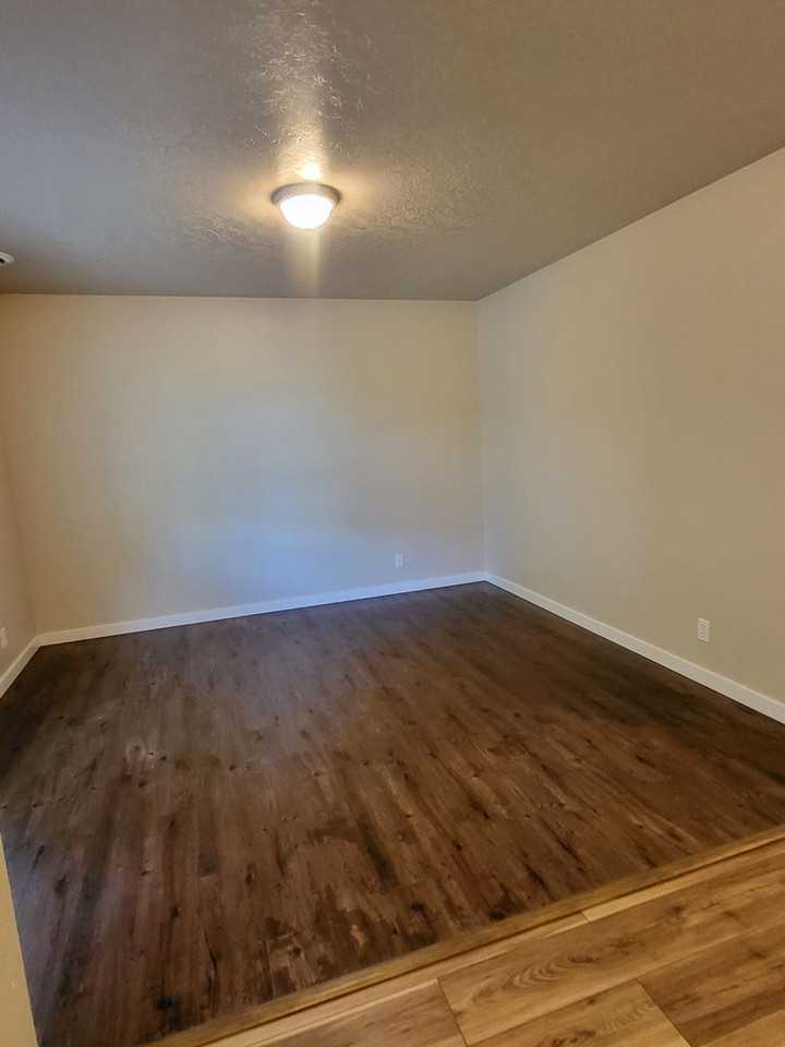 3097 E Shaver Ct - Photo 5 of 17