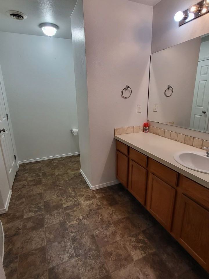 3097 E Shaver Ct - Photo 7 of 17