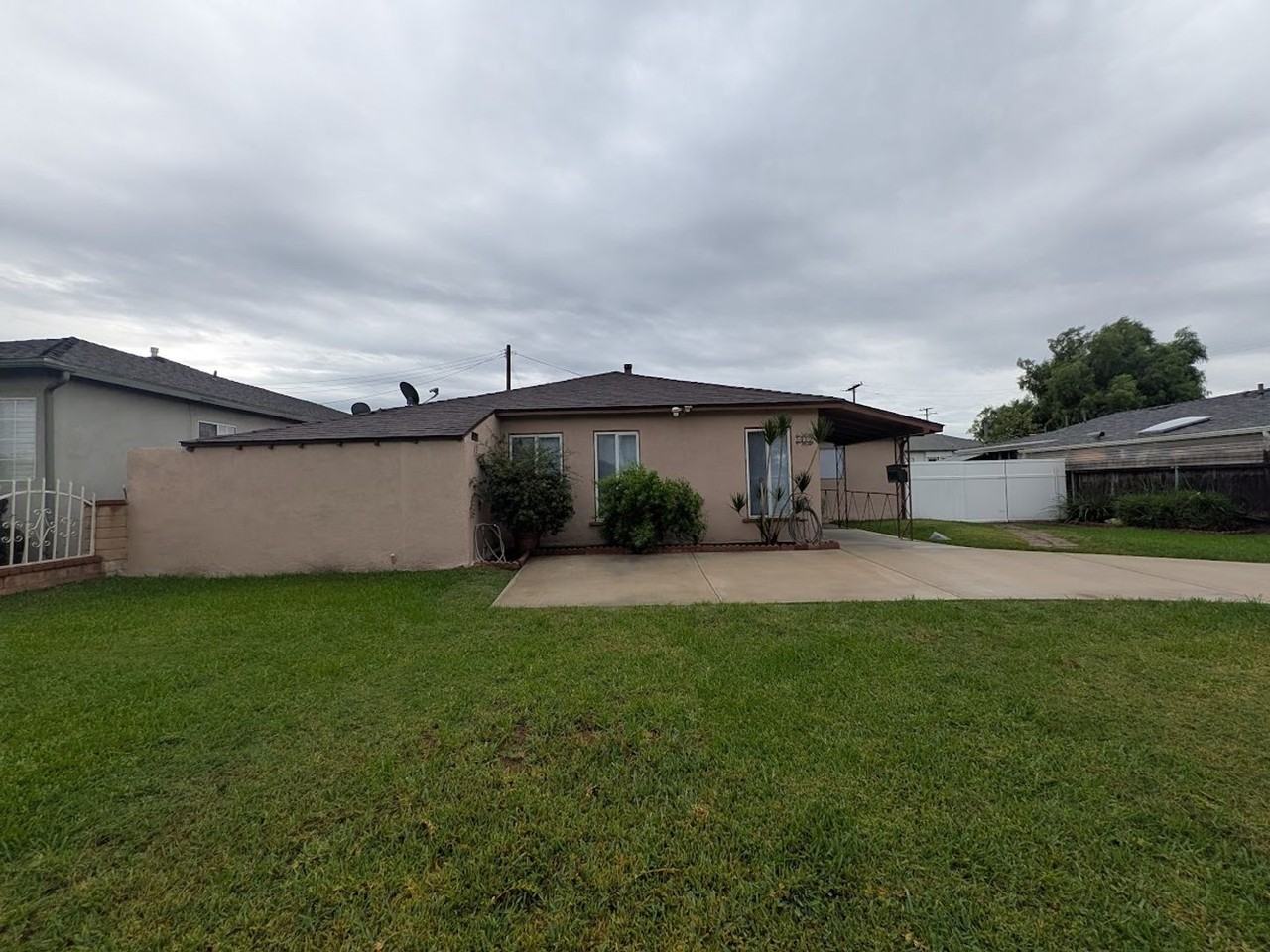 1412 Leafdale Ave - Photo 3 of 19