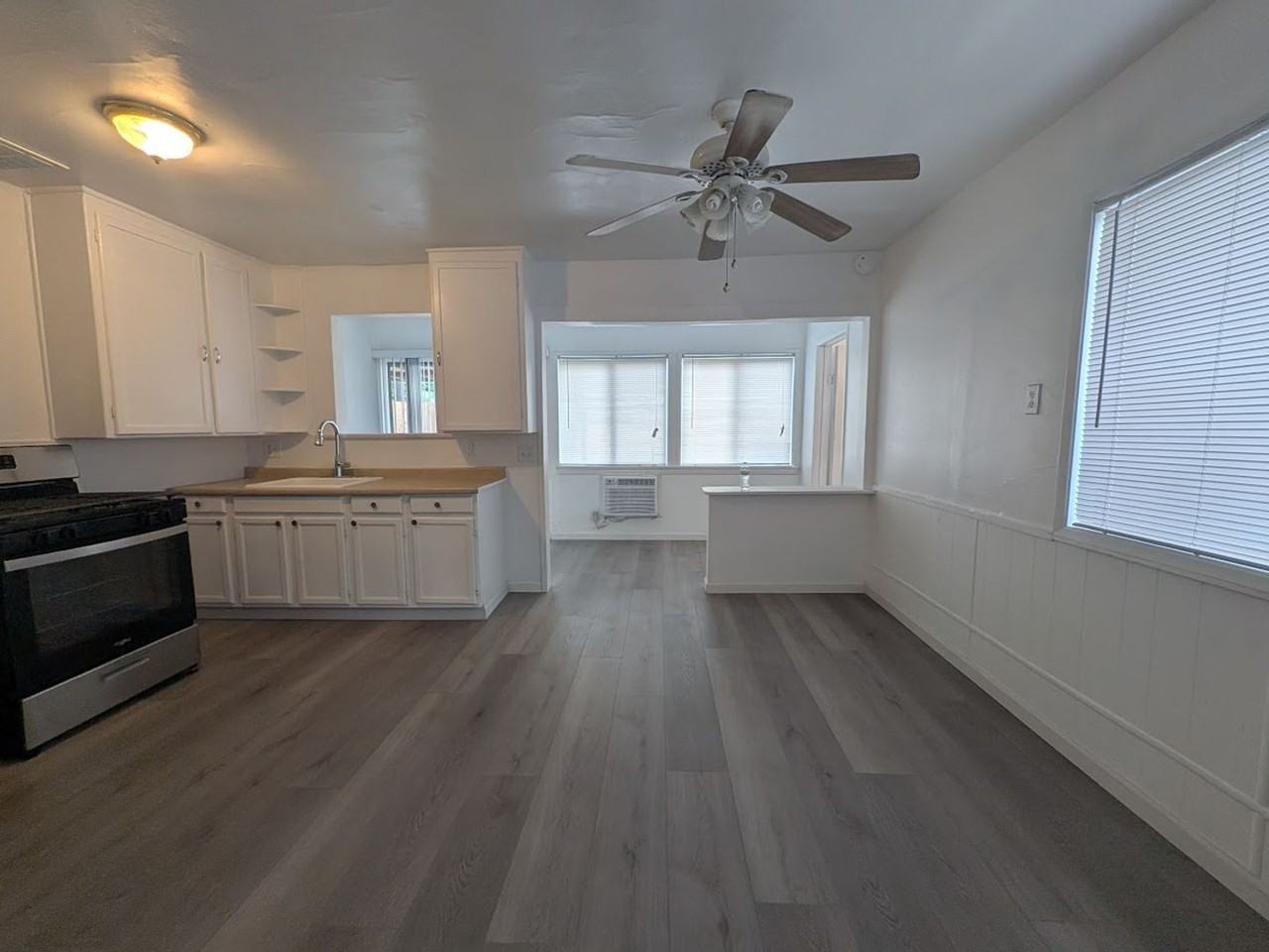 1412 Leafdale Ave - Photo 6 of 19