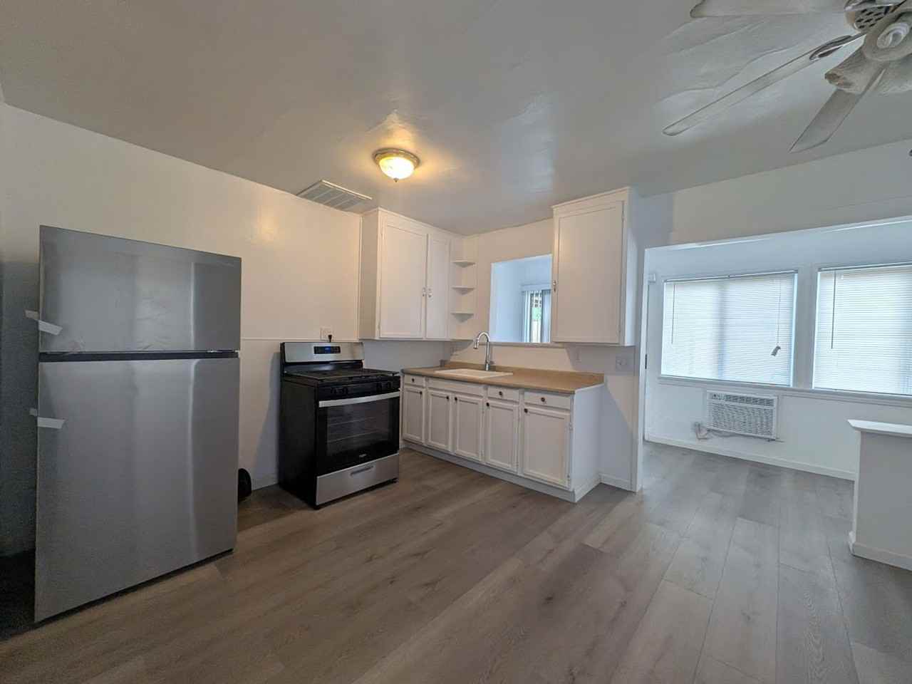 1412 Leafdale Ave - Photo 7 of 19