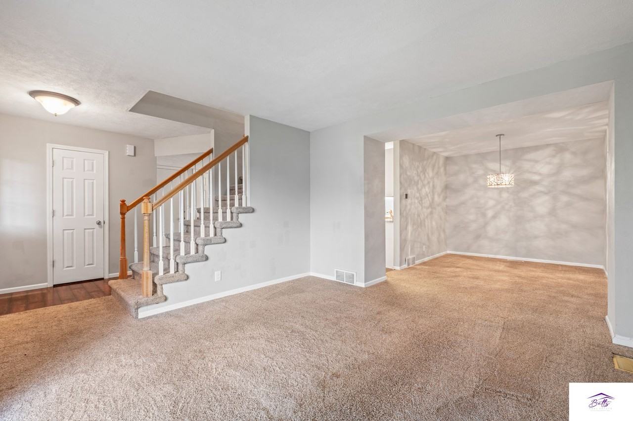 17707 Jacobs St - Photo 2 of 24