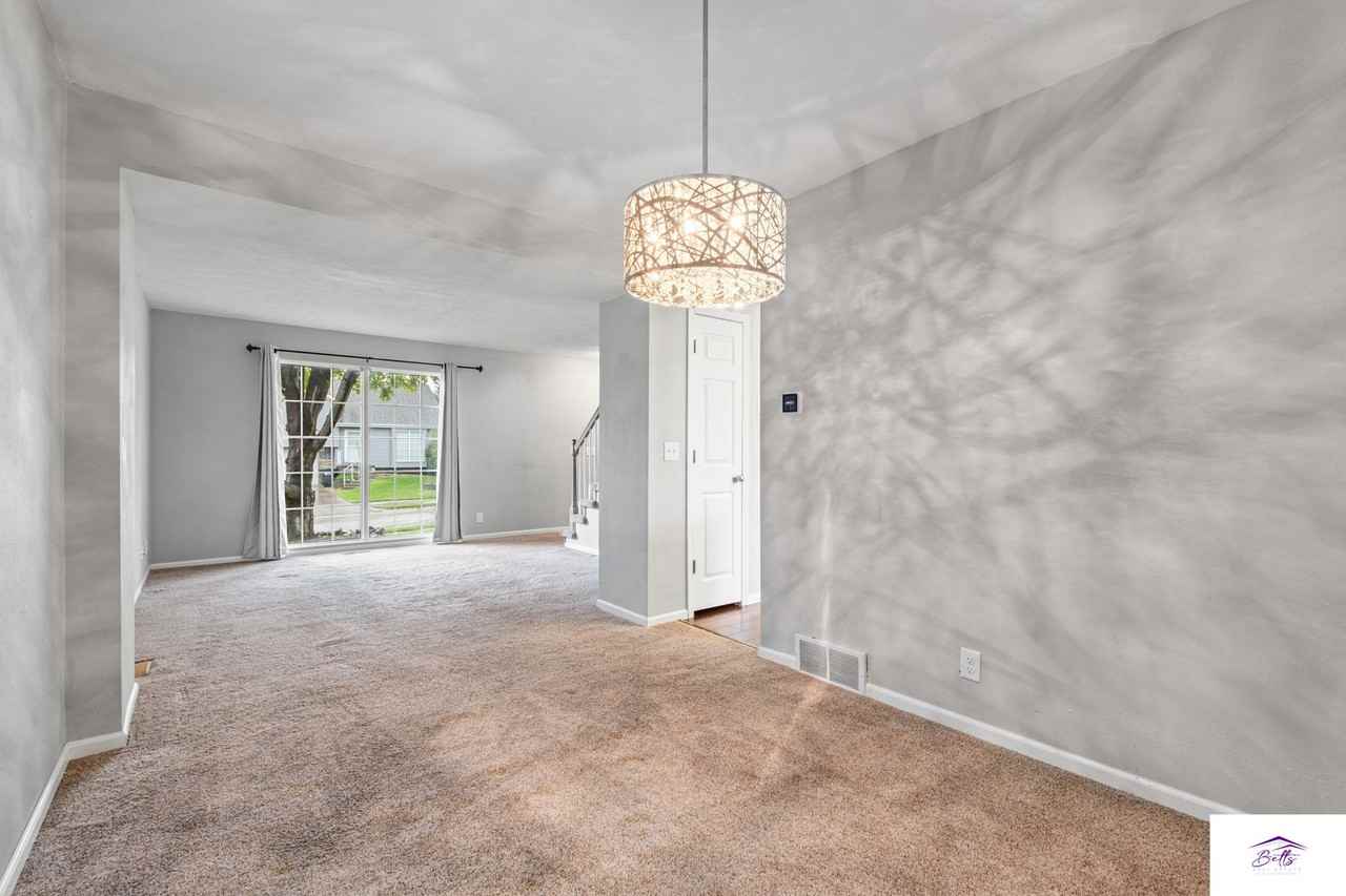 17707 Jacobs St - Photo 6 of 24