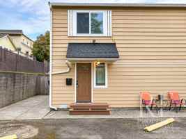 featured image of 636 Pleasant Ave #4