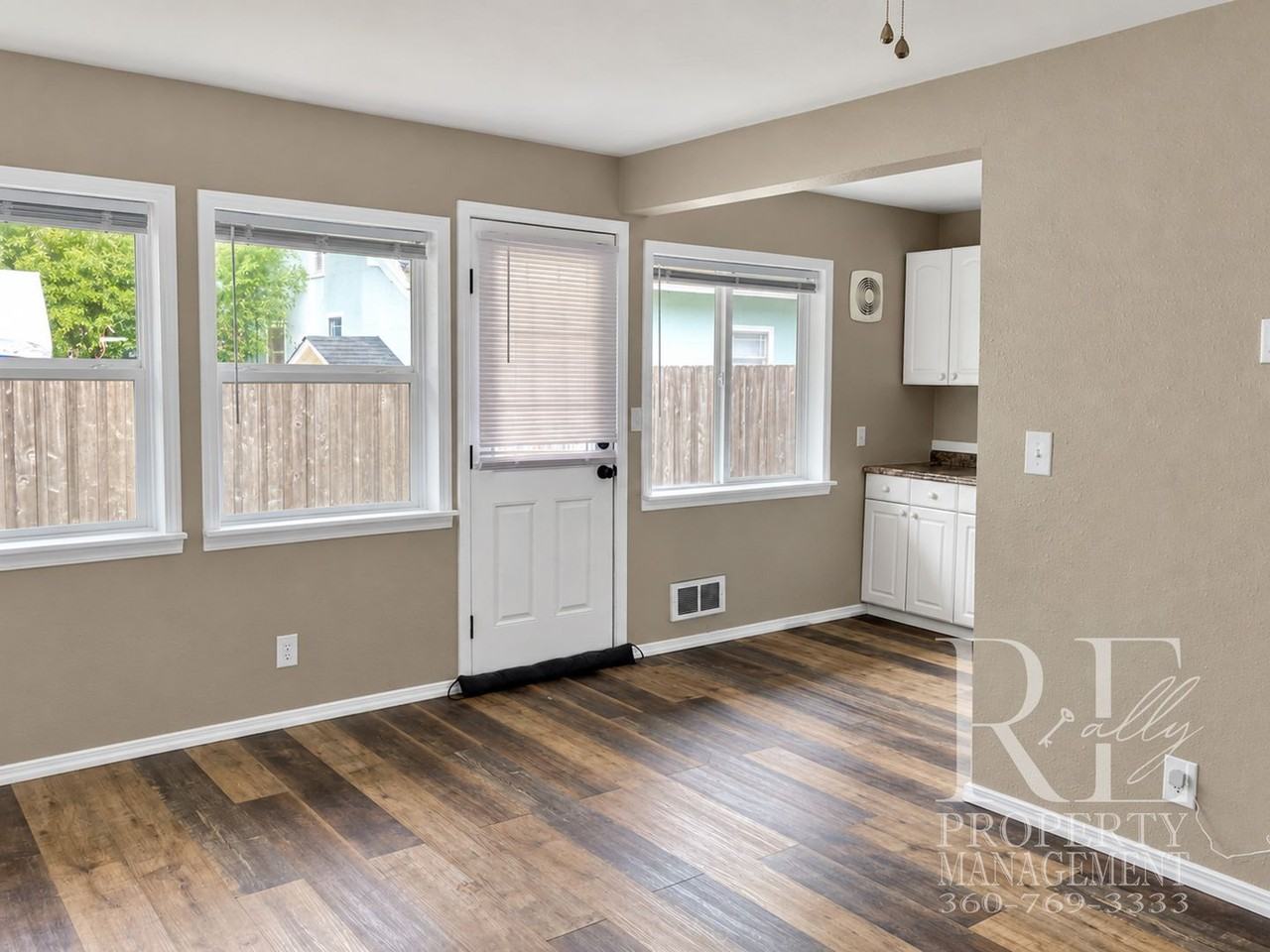 636 Pleasant Ave #4 - Photo 4 of 15