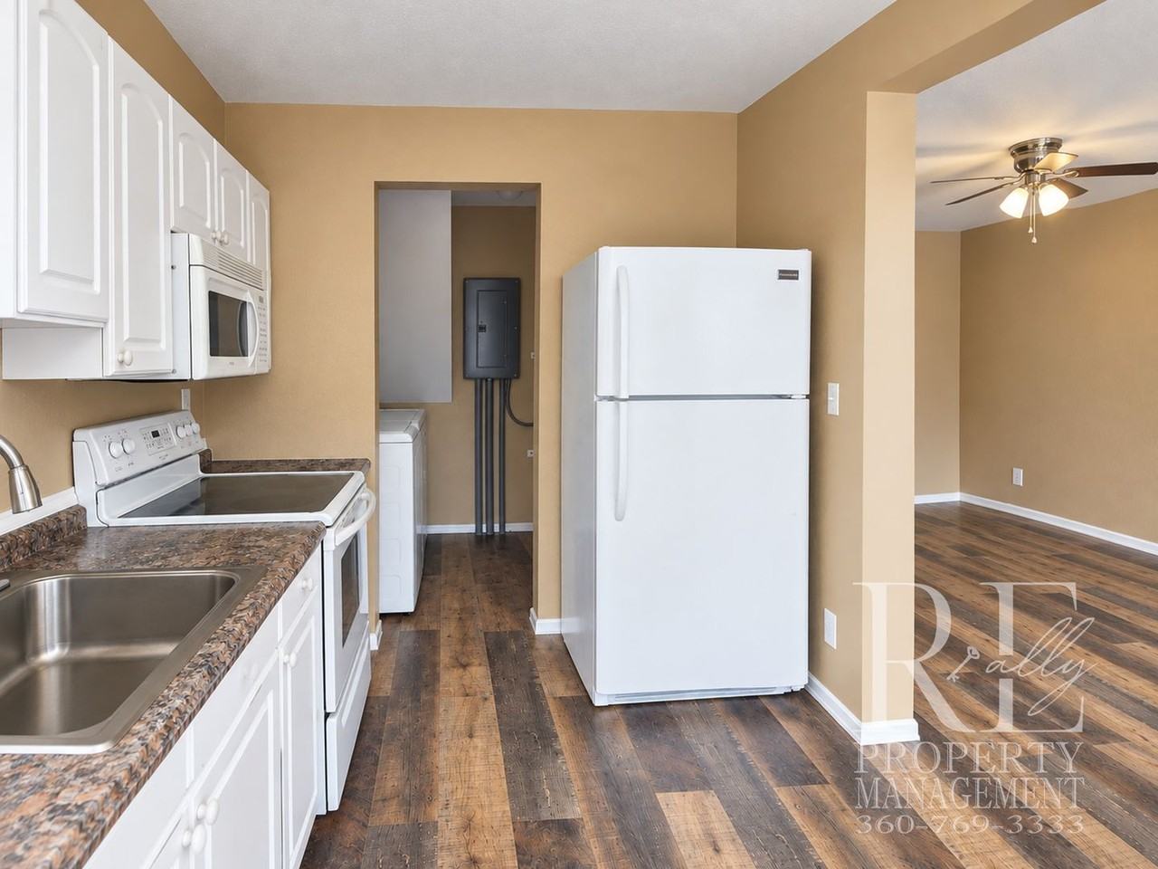 636 Pleasant Ave #4 - Photo 7 of 15