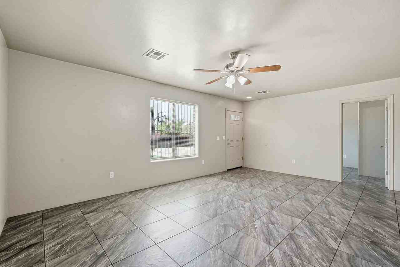 1533 E. 12th St. - Photo 3 of 50