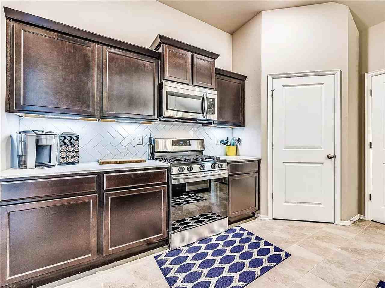 4628 Crystal Clear Ln - Photo 7 of 34
