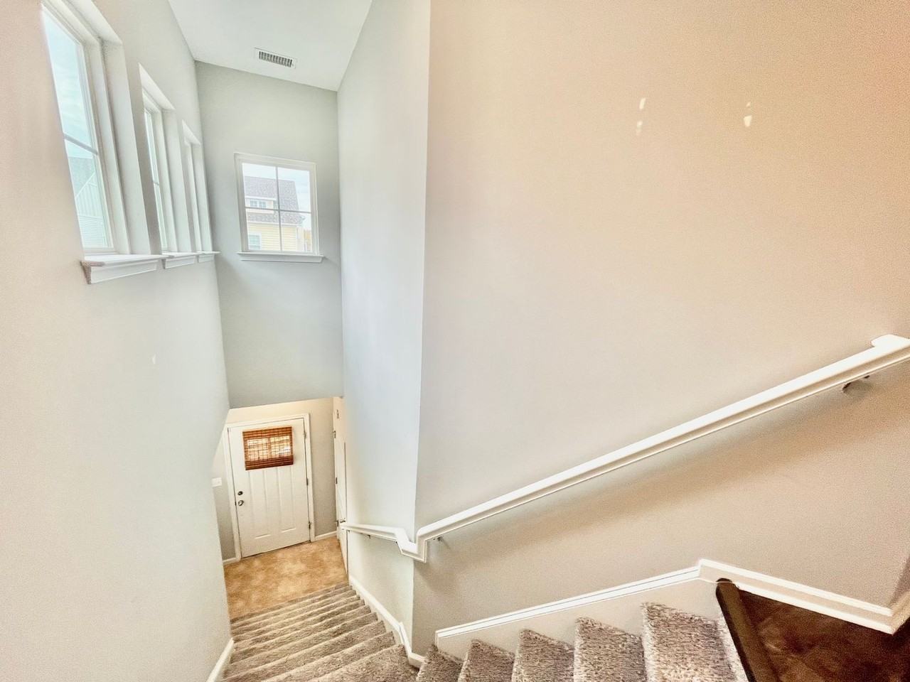 8230 Highland St - Photo 4 of 31