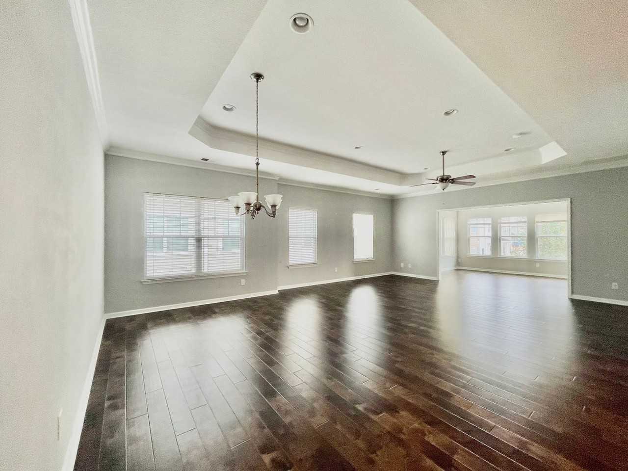 8230 Highland St - Photo 5 of 31