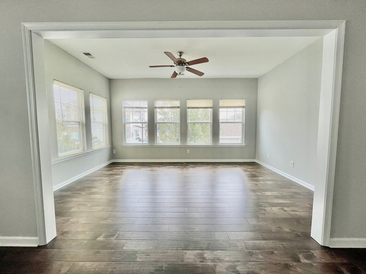 8230 Highland St - Photo 6 of 31
