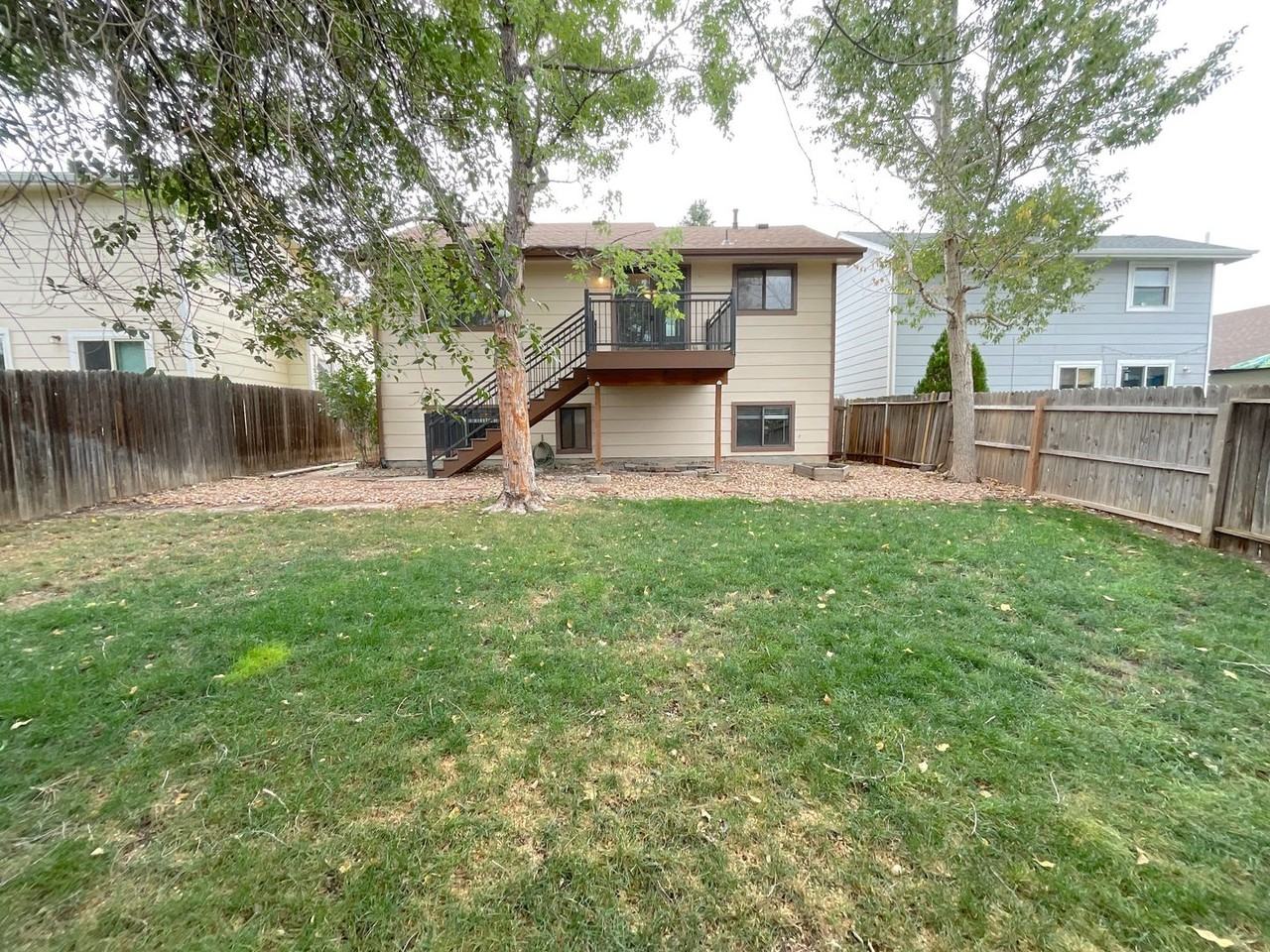 8214 Steadman Dr - Photo 5 of 35