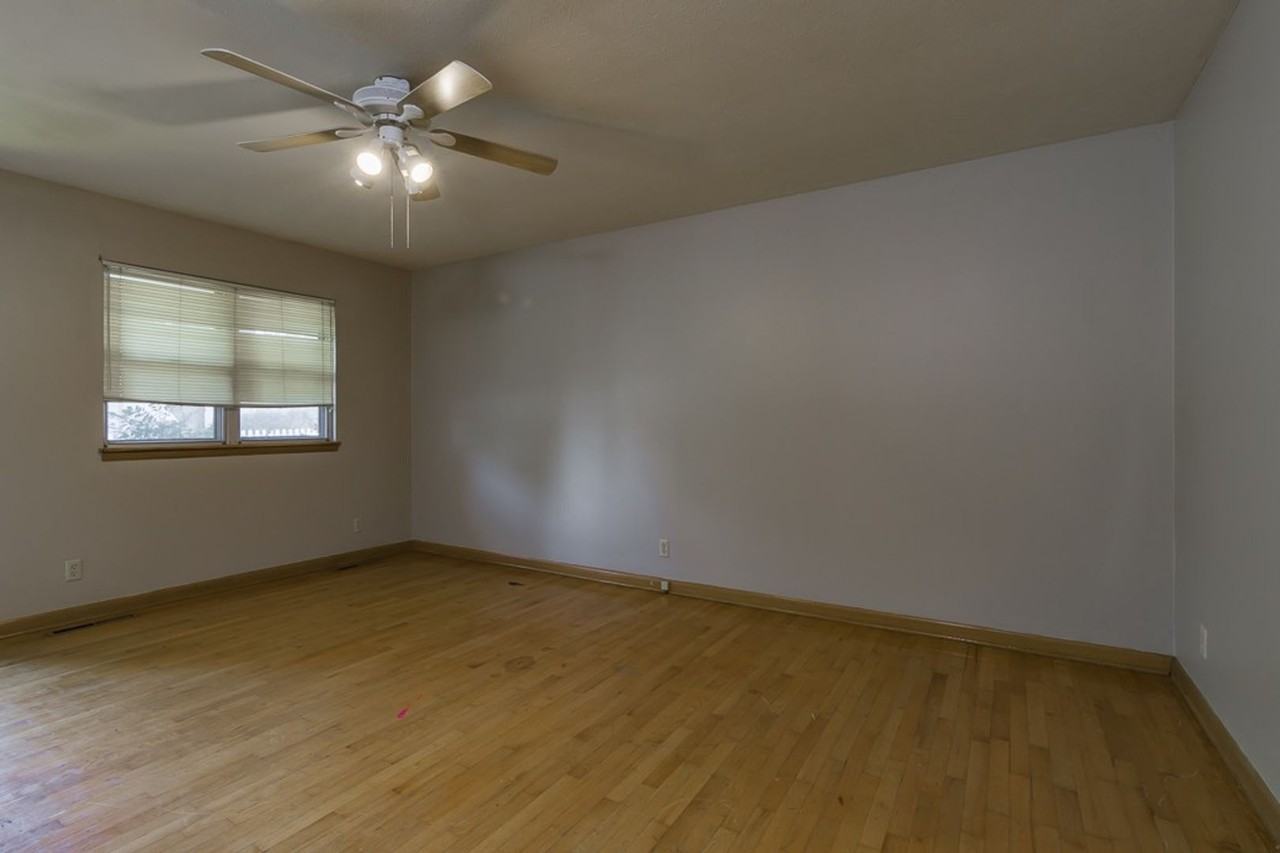 843 S Link Ave - Photo 2 of 10