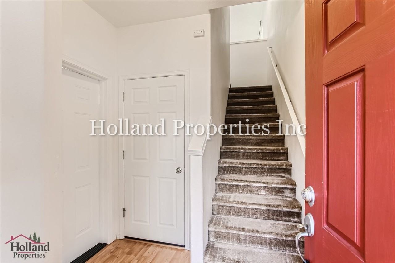 3594 Se Ironwood Ave - Photo 4 of 28