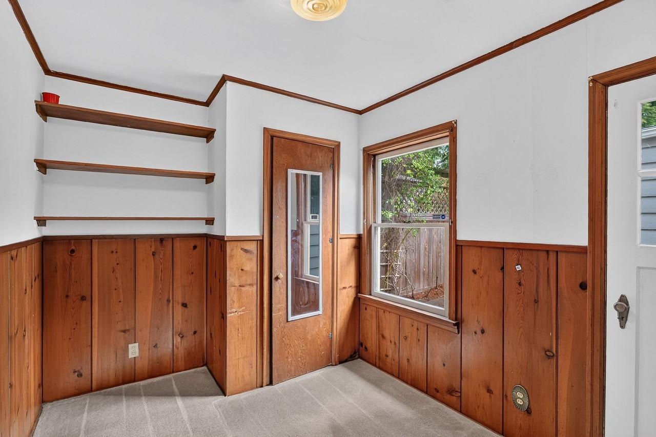 2124 Ne 78th Ave - Photo 5 of 17