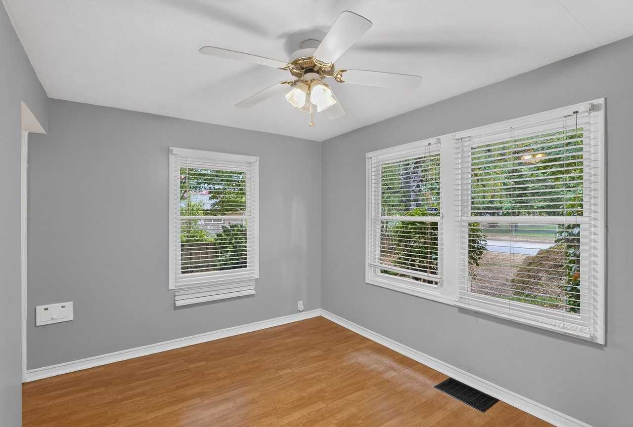 2124 Ne 78th Ave - Photo 7 of 17
