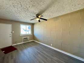 1018 W Lexington Ave #4 - Photo 1 of 1
