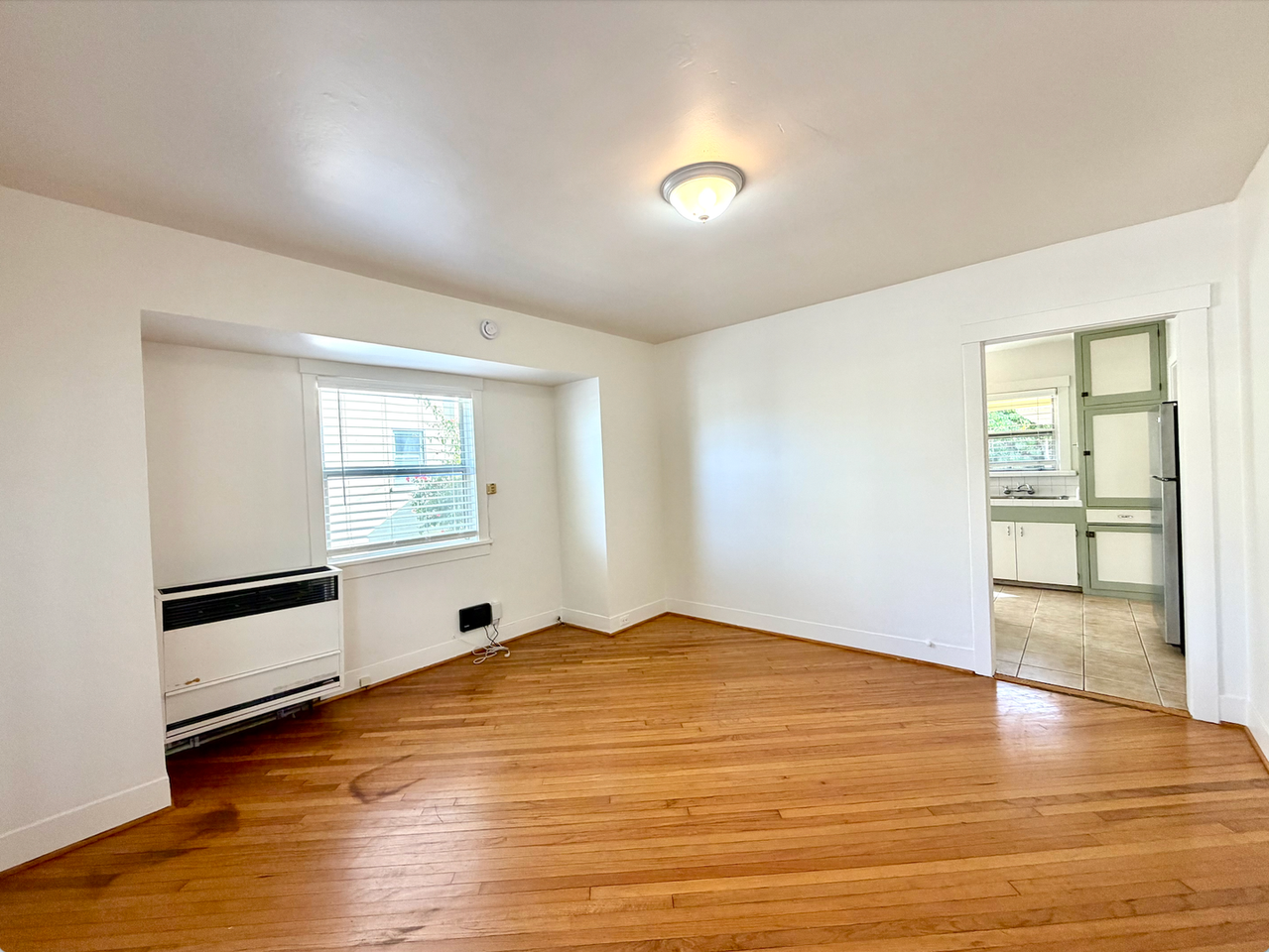 1325 Laguna St - Photo 3 of 13