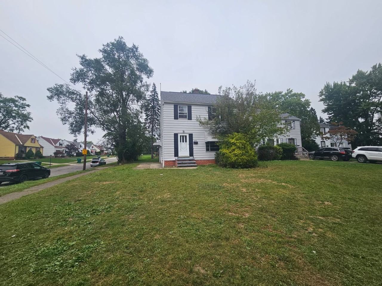 18701 Maple Heights Blvd - Photo 2 of 18
