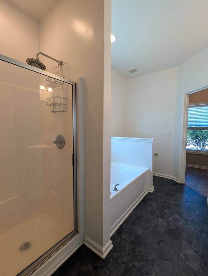 240 Seville St - Photo 6 of 22