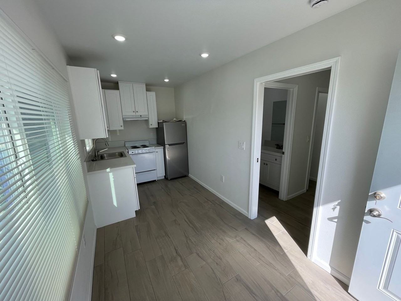 24268 Virginia Ln - Photo 4 of 9