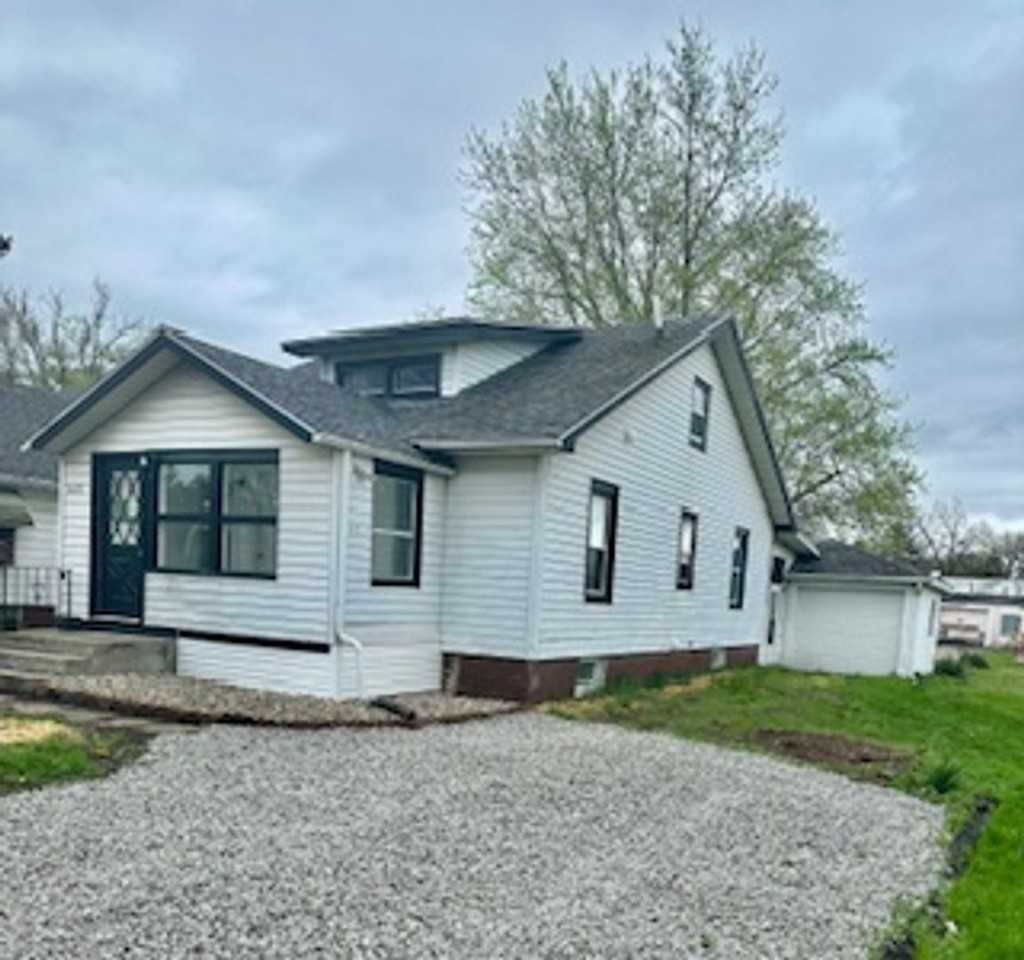 623 N Carroll Ave - Photo 3 of 31