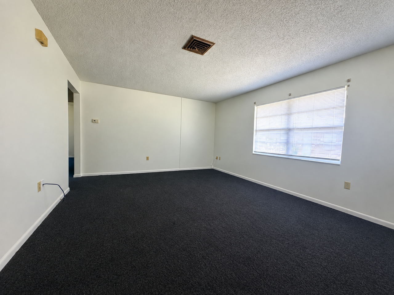 275 25th St Sw #A - Photo 2 of 10